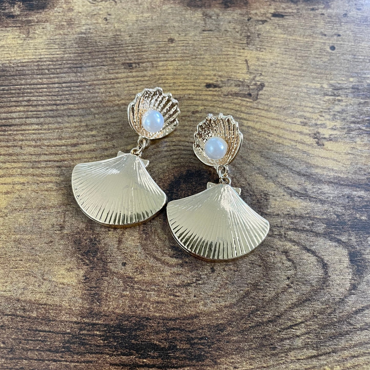 Shell with Pearl Earring | Sorella Amore